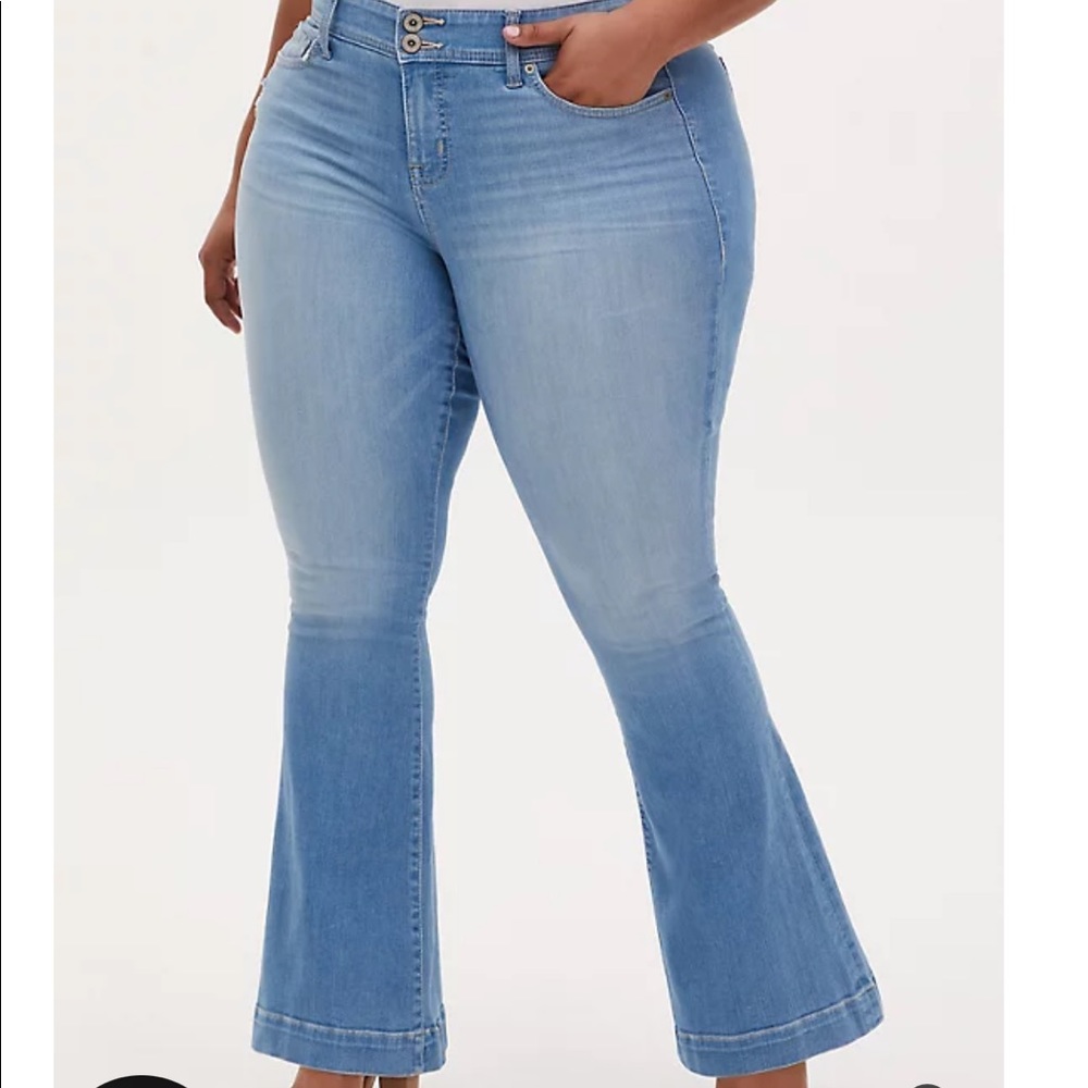 Mid Rise Flare Jean Premium Stretch